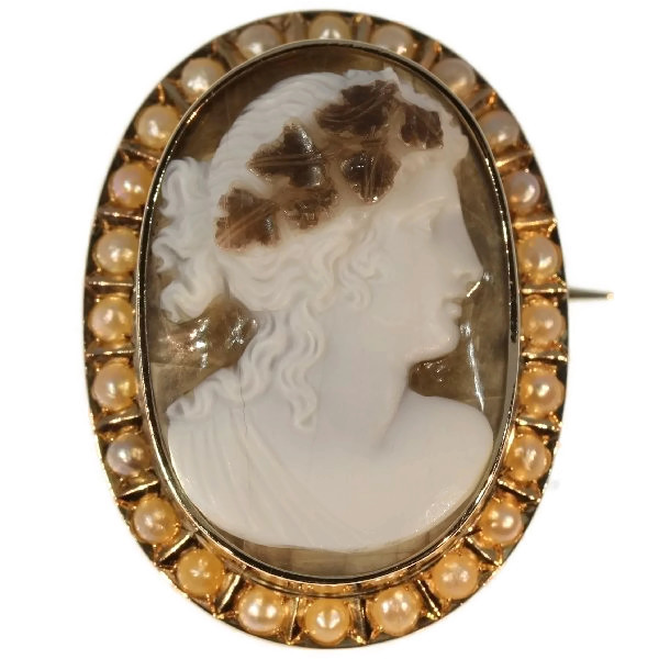 Antique chalcedony agate cameo in gold mounting with half seed pearls